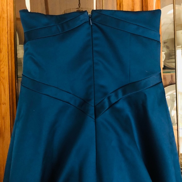 Sumptuous David’s Bridal Strapless Prom Gown - Picture 5 of 8